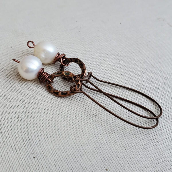 PEARL OF GREAT PRICE Copper Earrings with Hammered Ring and White Pearl (Long)