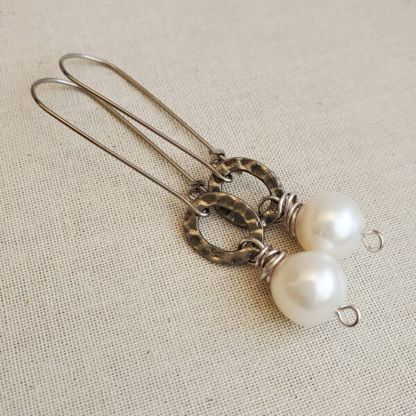 PEARL OF GREAT PRICE Silver Earrings With Hammered Ring and Pearl (Long)