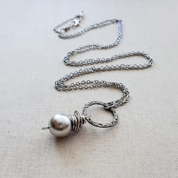 PEARL OF GREAT PRICE Silver Necklace with Gray Pearl